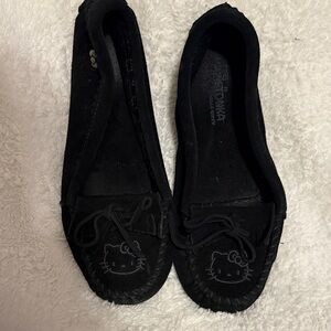 Minnetonka Black Flats with Cat Design